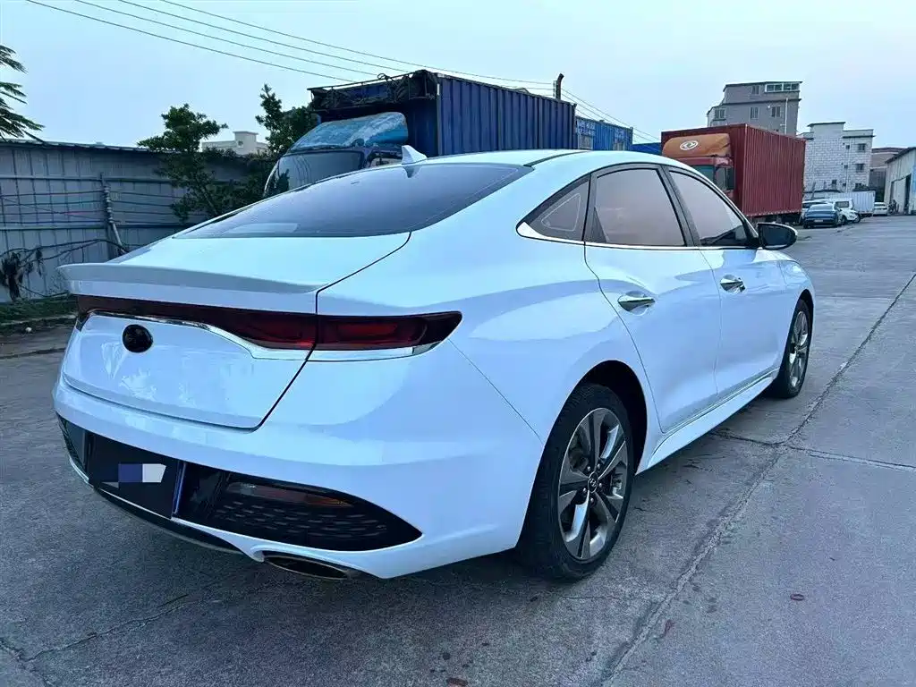 Hyundai Fista 2019 280TGDi Sport Edition China VI фото 9
