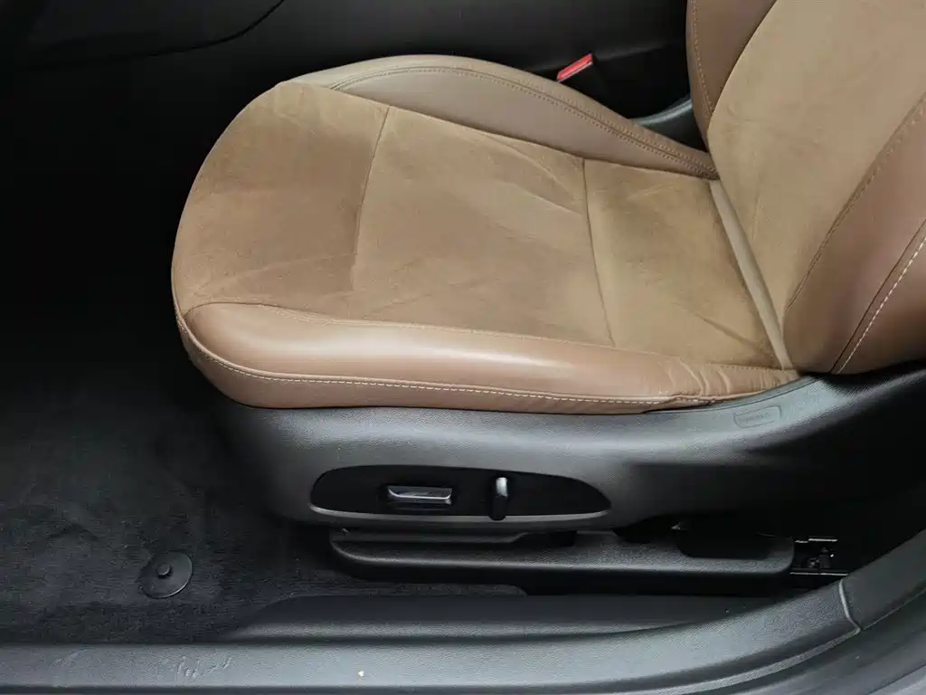 Photo 20 - Buick Regal
