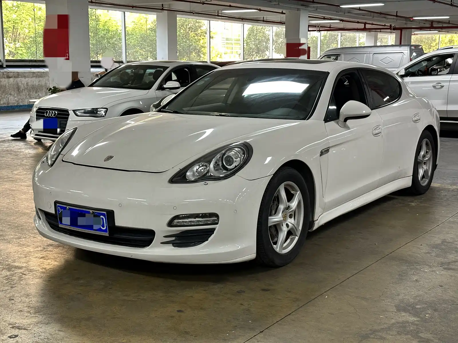 Photo 1 - Porsche Panamera