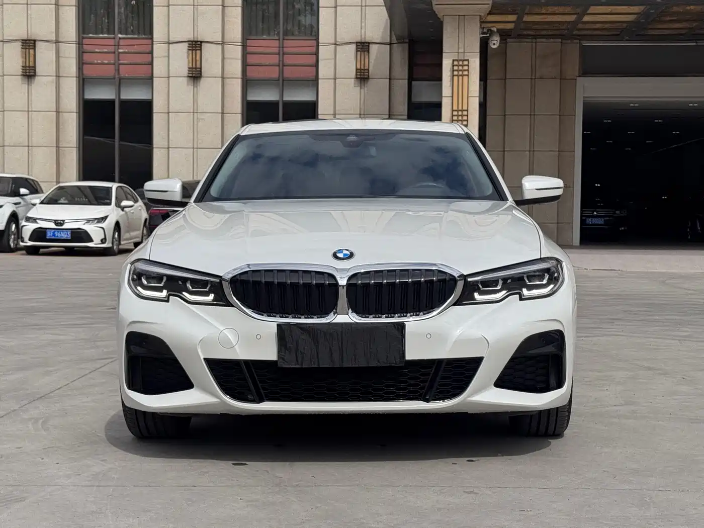 BMW 3 Series 2022 325Li M Sport Package фото 2