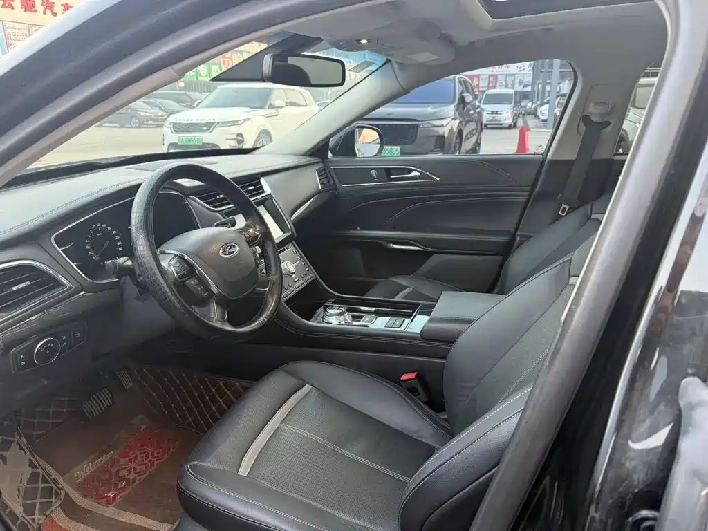 Фото 2 - Ford Taurus