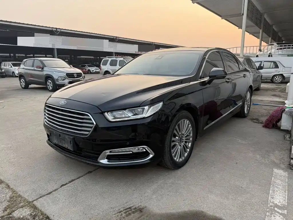 Фото 1 - Ford Taurus