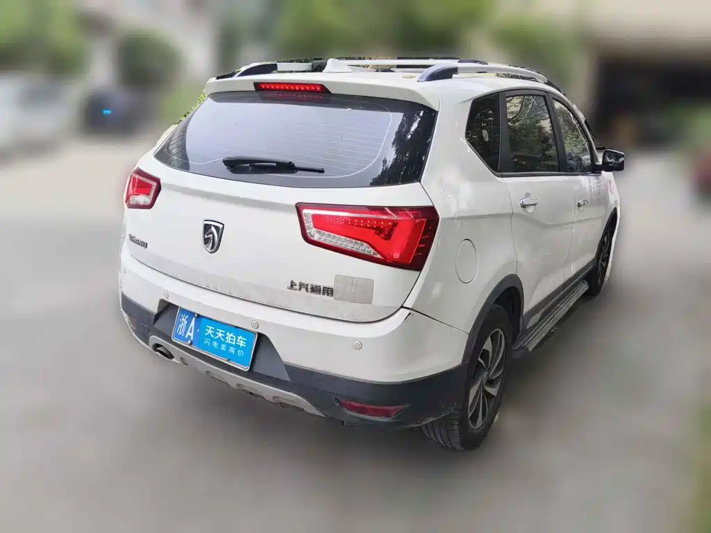 Baojun 560 2015 2015 1.8L Manual Luxury