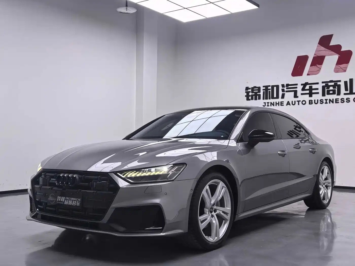 Фото 1 - Audi A7L