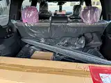 Фото 37 - Lexus LX