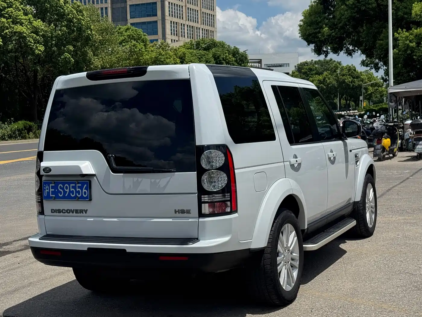 Фото 4 - Land Rover Discovery