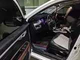 Фото 14 - Geely Vision