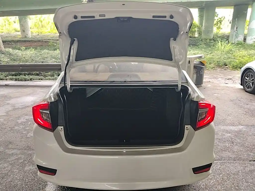 Honda Greiz 2018 2016 1.5L CVT Classic Edition