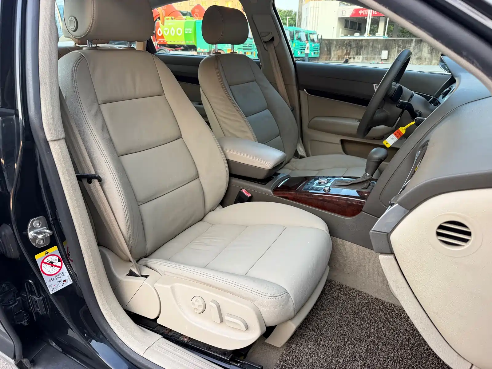 Фото 12 - Audi A6L