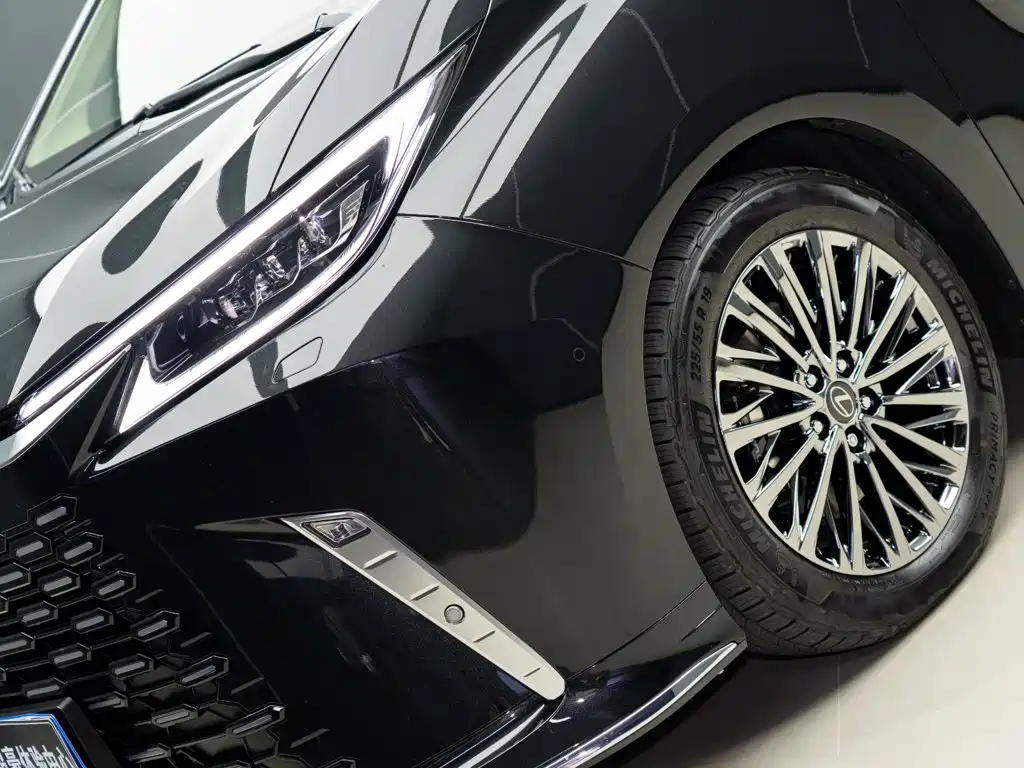 2026 Lexus LM