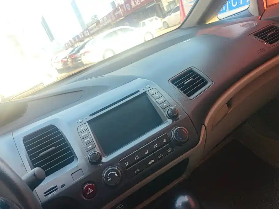 CIIMO CIIMO 2014 2012 1.8L Automatic