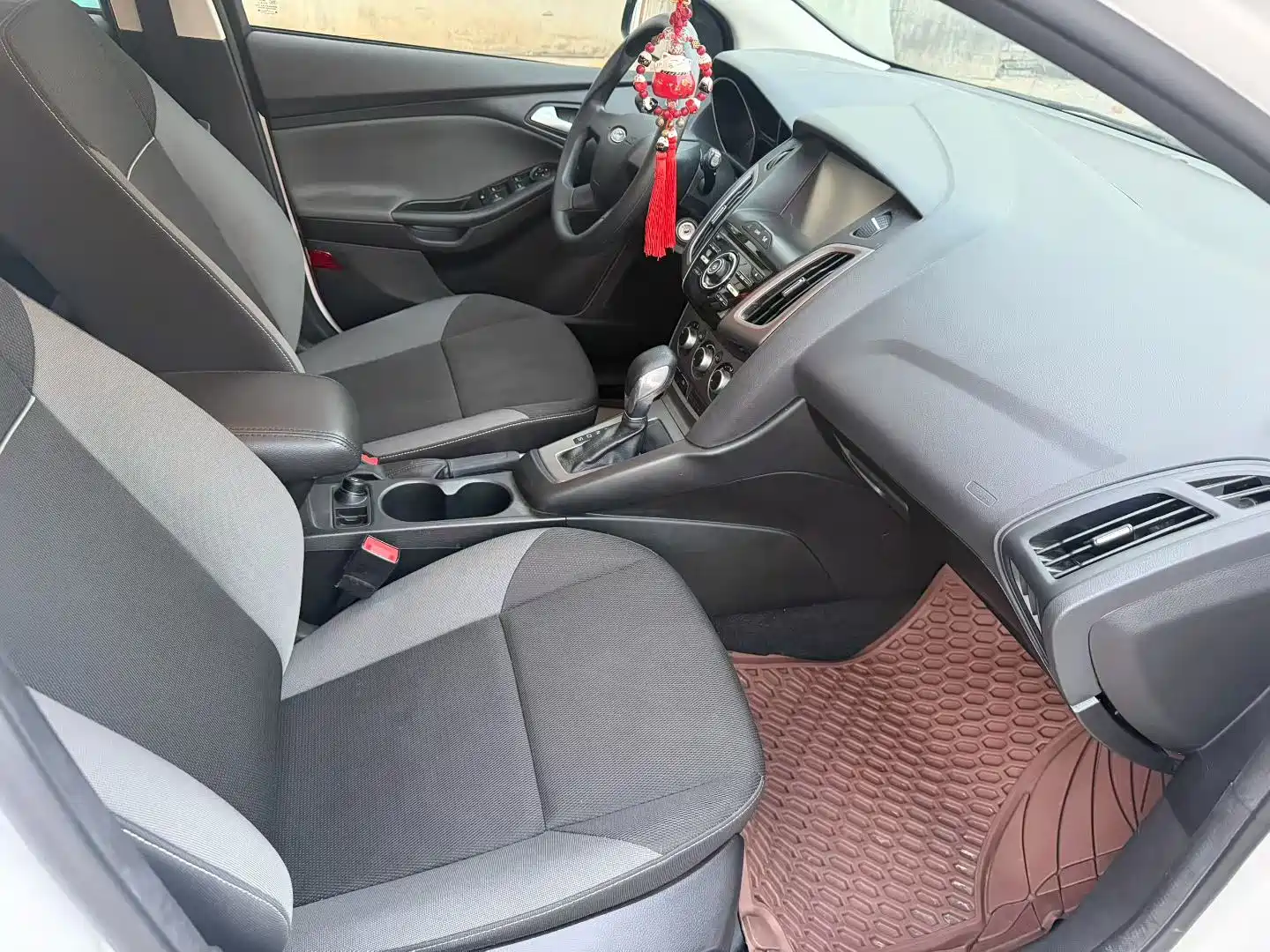 Фото 4 - Ford Focus