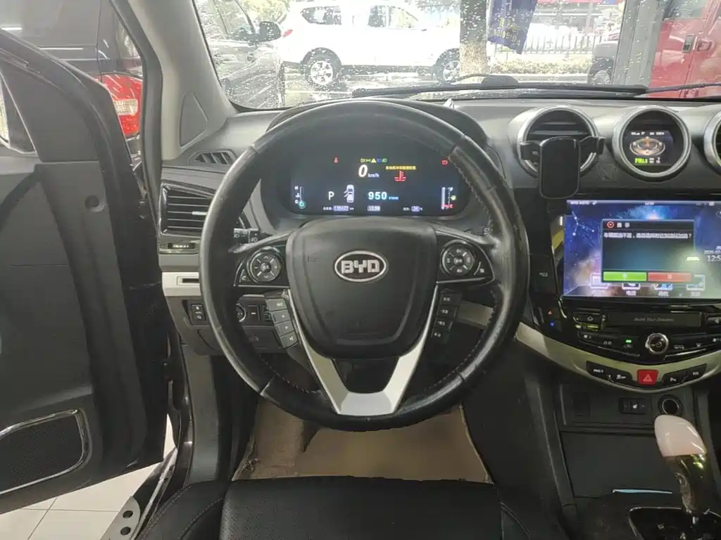 BYD S7 2015 2015 2.0T Automatic Flagship Model