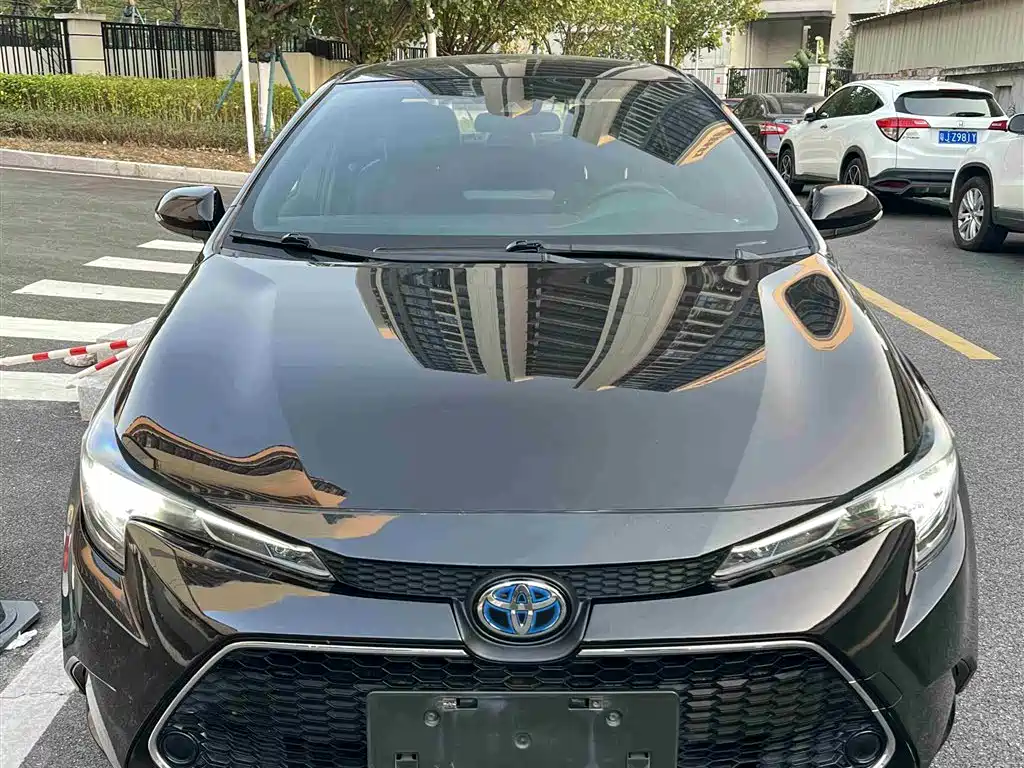 Toyota Levin 2021 Dual Engine 1.8H E-CVT Luxury Edition фото 15