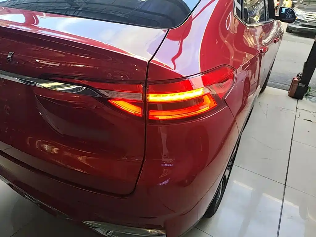 Фото 8 - Haval F7x