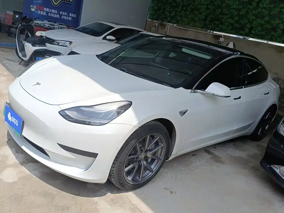 Tesla Model 3 2020