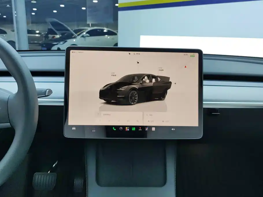 Фото 13 - Tesla Model Y