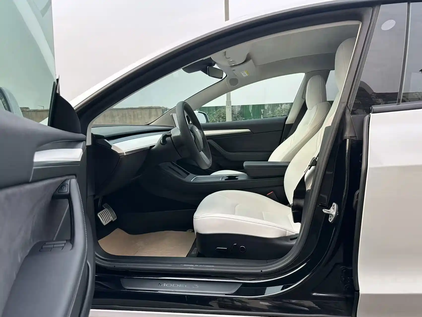 Фото 4 - Tesla Model 3