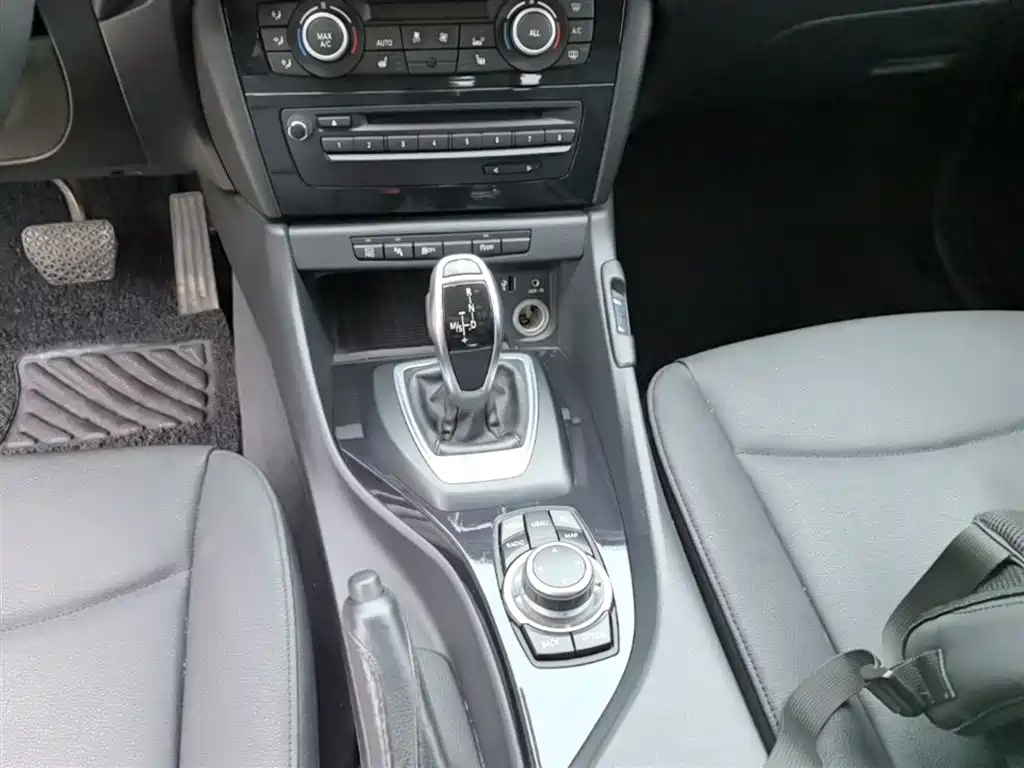 BMW X1 2015 Model sDrive18i Leading Advanced Edition фото 14
