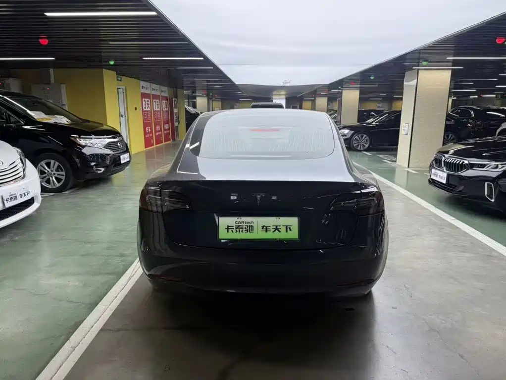 Фото 6 - Tesla Model 3