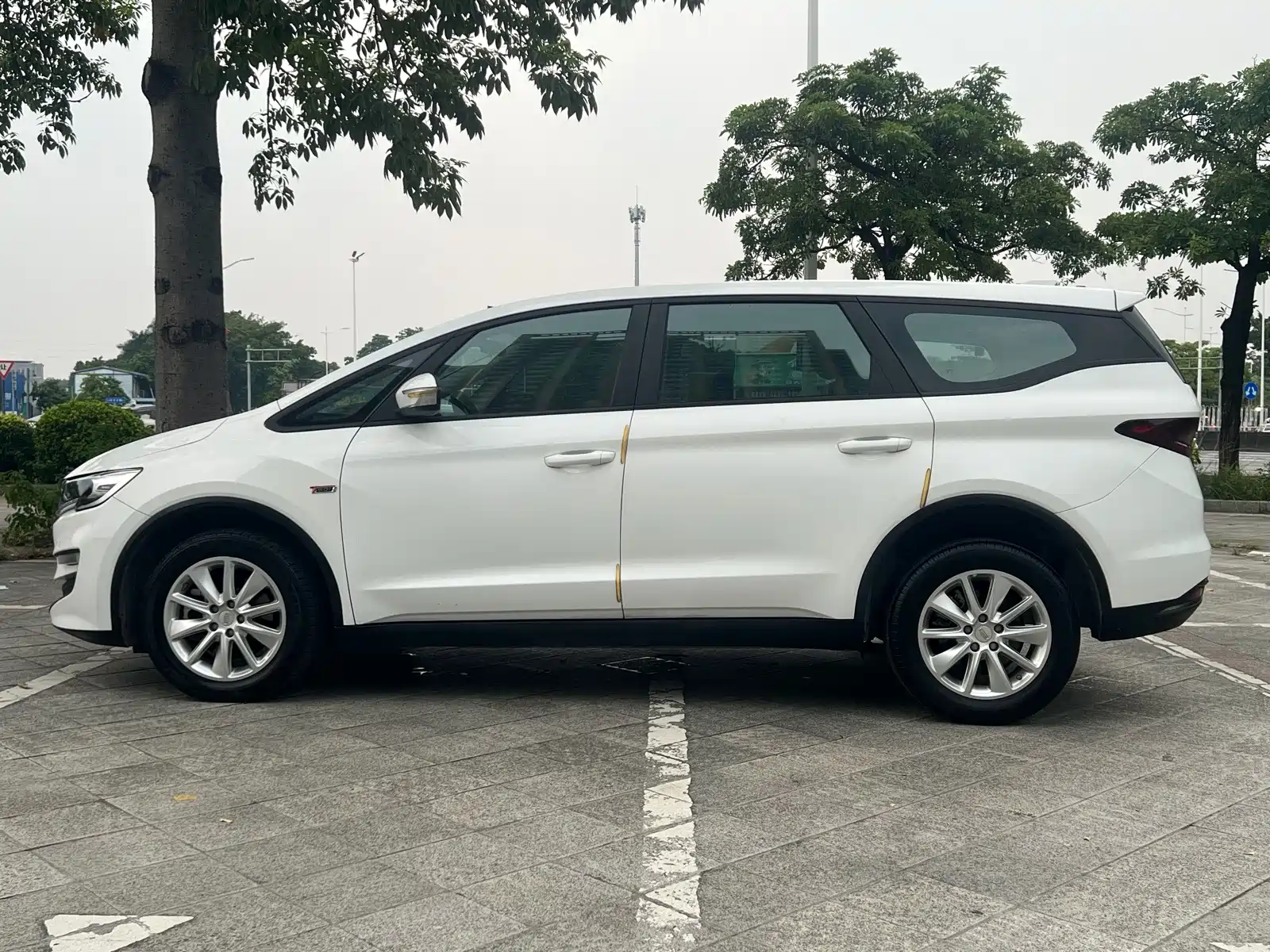 Фото 5 - Geely Jiaji