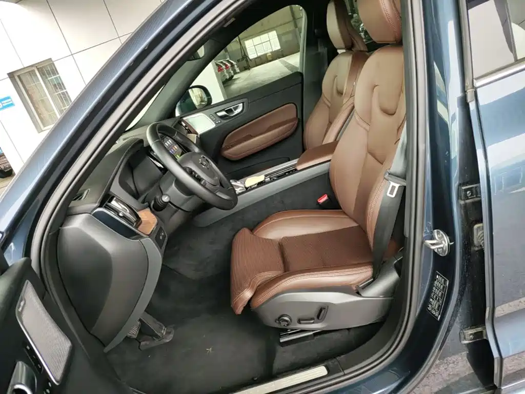 Фото 15 - Volvo XC60 Plug-in Hybrid