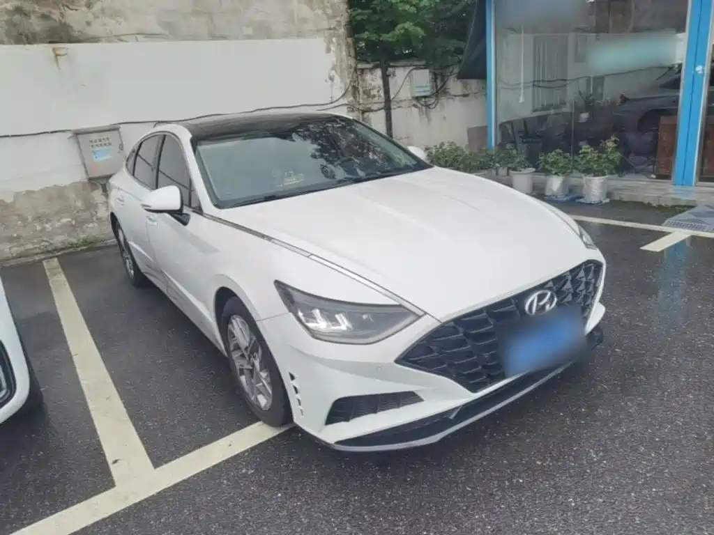 Фото 4 - Hyundai Sonata