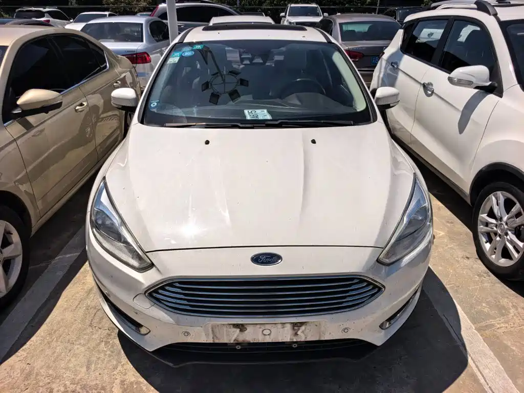 Фото 2 - Ford Focus