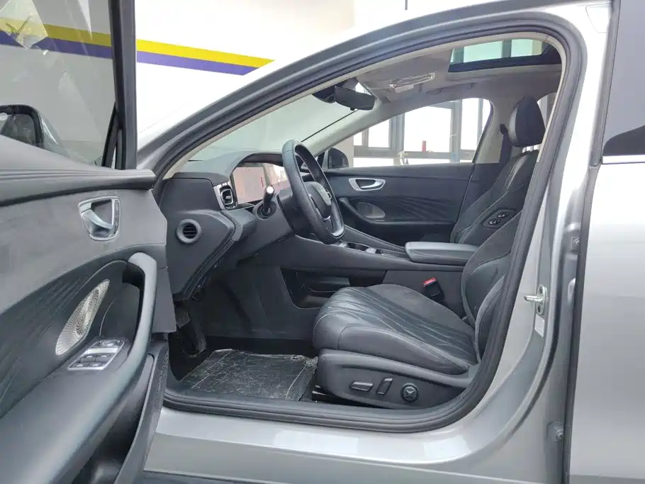 Roewe D7 2023 2023 DMH 125km Flagship Edition