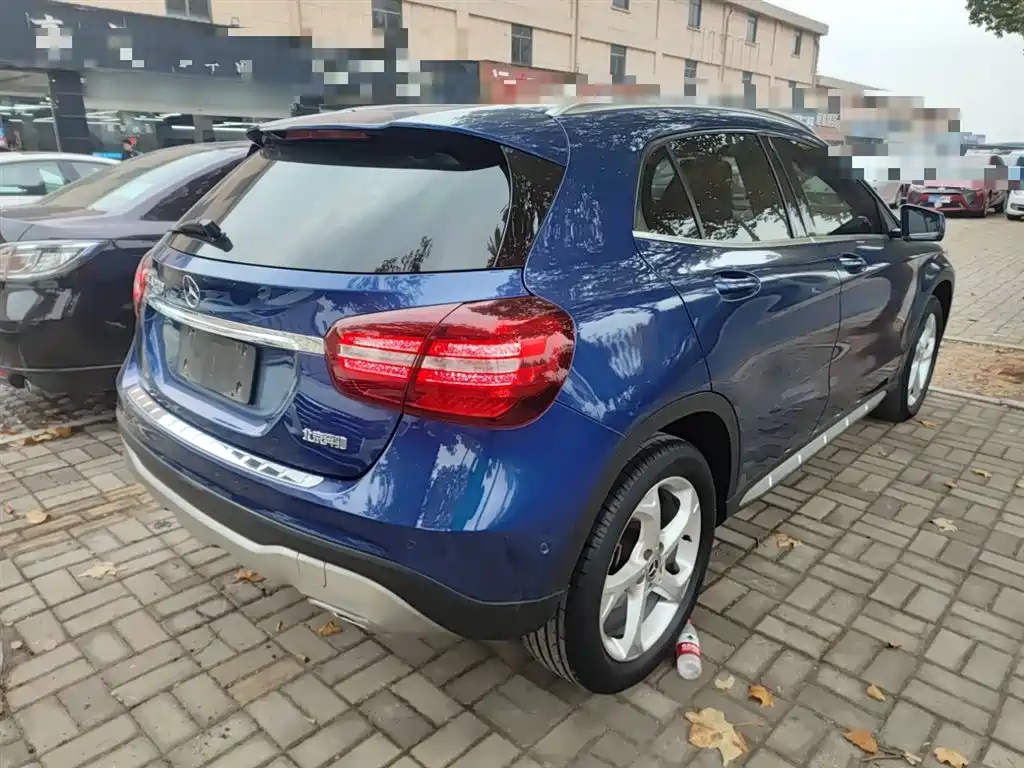Mercedes-Benz GLA 2018 GLA 200 Dynamic фото 6
