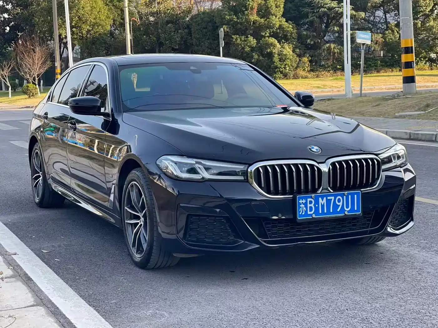 BMW 5 Series 2022 525Li M Sport Package фото 3