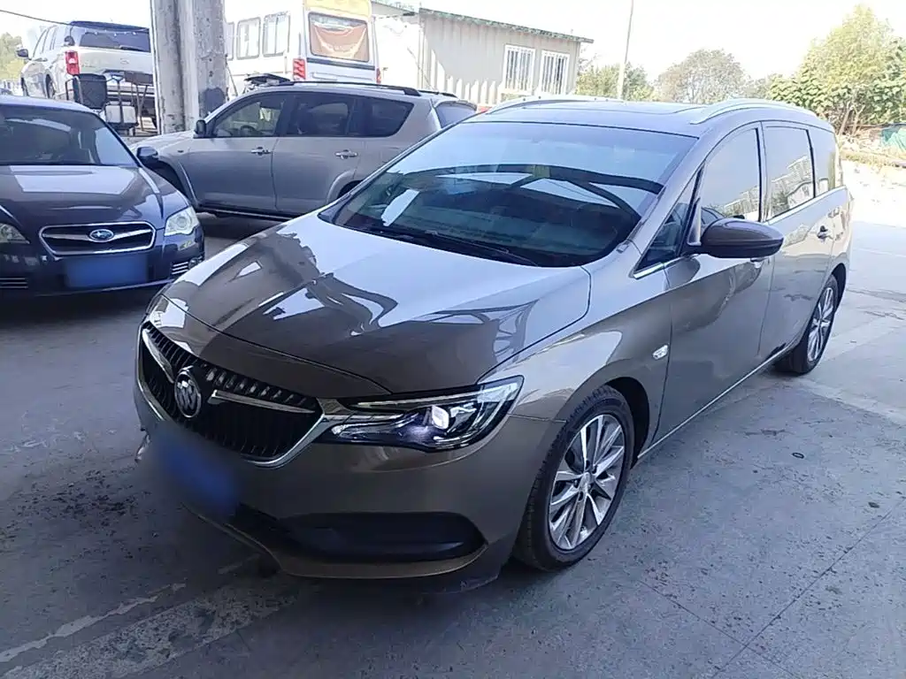Photo 1 - Buick GL6