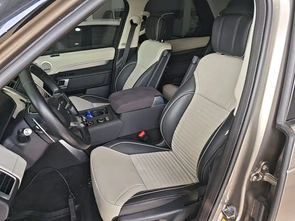 Photo 15 - Land Rover Discovery