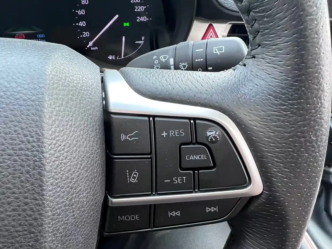 Toyota Granvia 2024 2024 2.5L Hybrid Premium PLUS