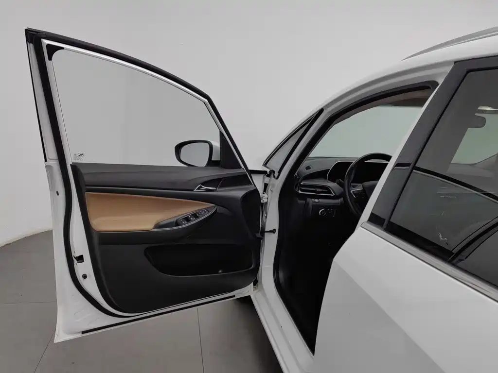 Photo 8 - Buick GL6