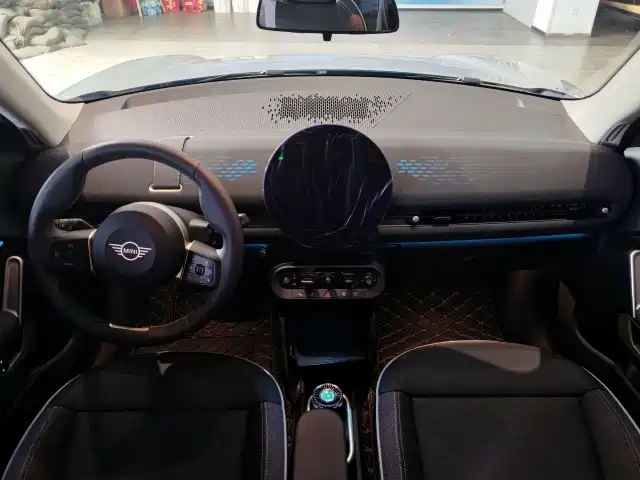 2025 MINI Electric MINI ACEMAN