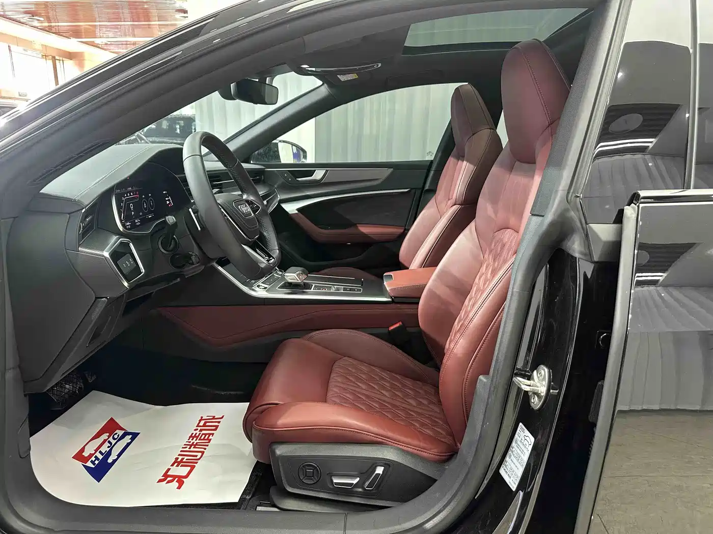 Audi A7L 2025 Model Year 45 TFSI quattro Black Knight Edition фото 7