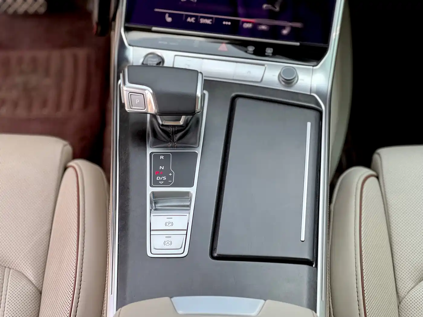 Фото 9 - Audi A6L