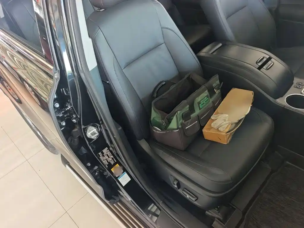 Фото 25 - Toyota Highlander