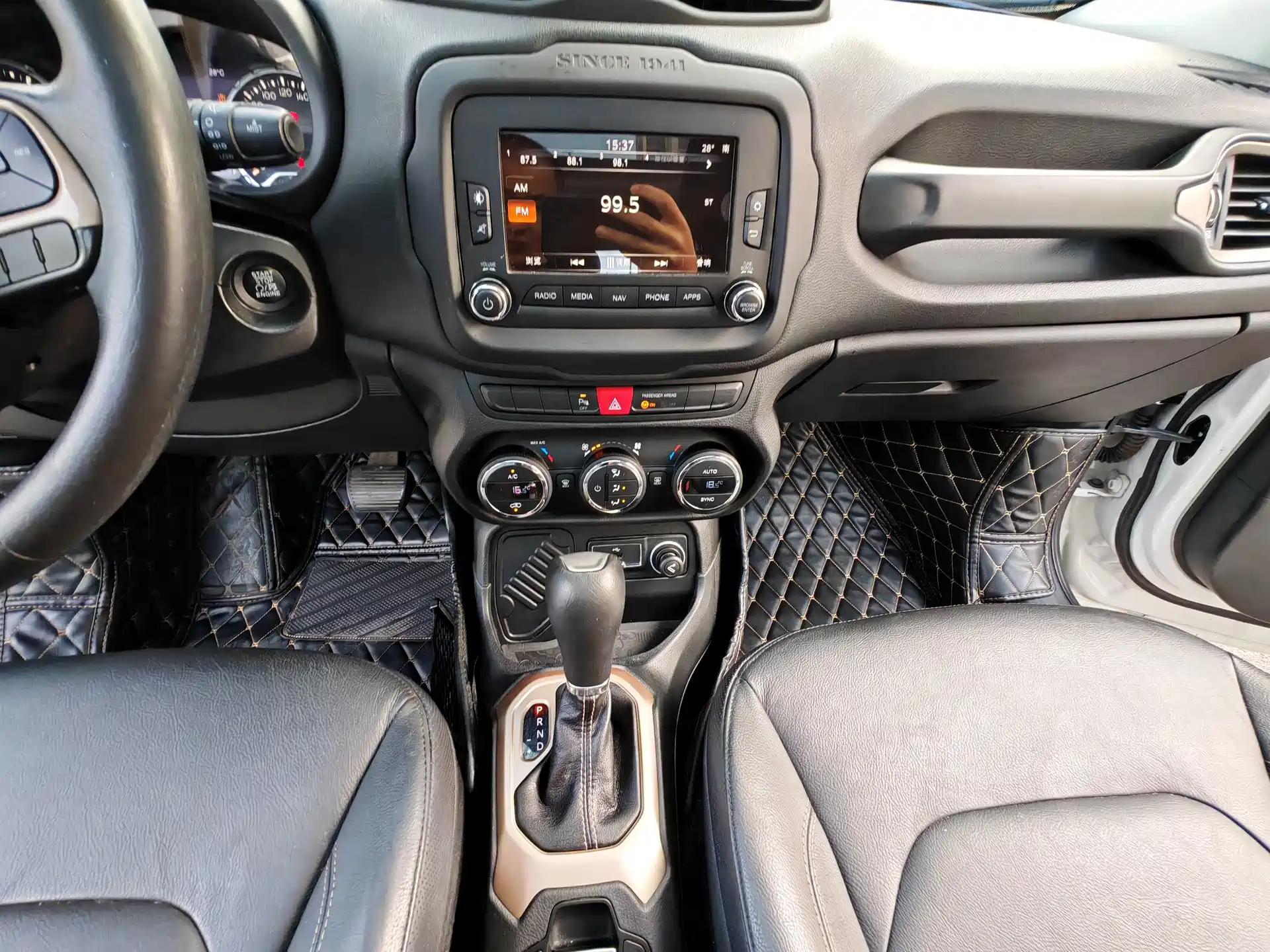 صورة 11 - Jeep Renegade