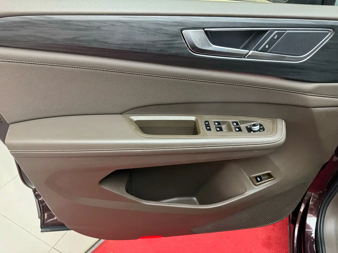 Volkswagen Viloran 2022 330TSI Luxury Edition фото 12