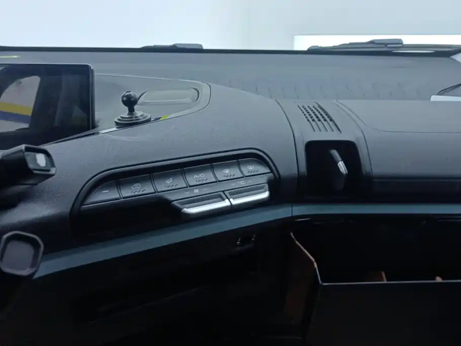 Baojun E300 2021 2020 Plus Stellar Smart Fun Edition
