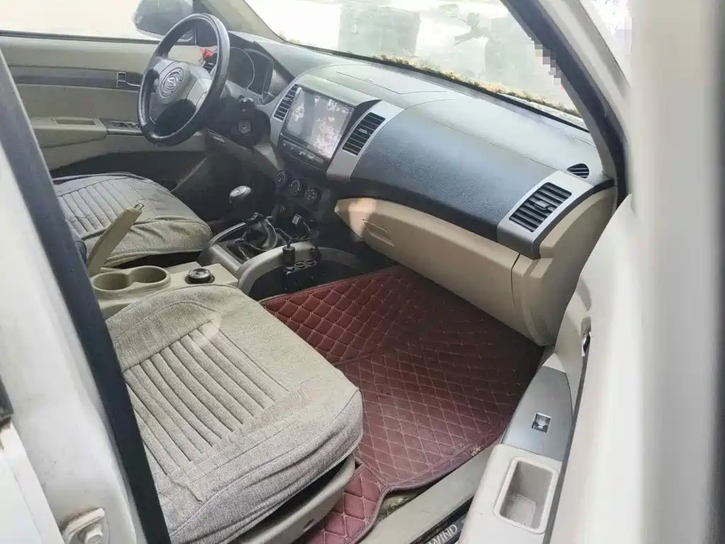 Landwind X8 2013 2012 Explorer Edition 2.4L Gasoline 4X4 Luxury