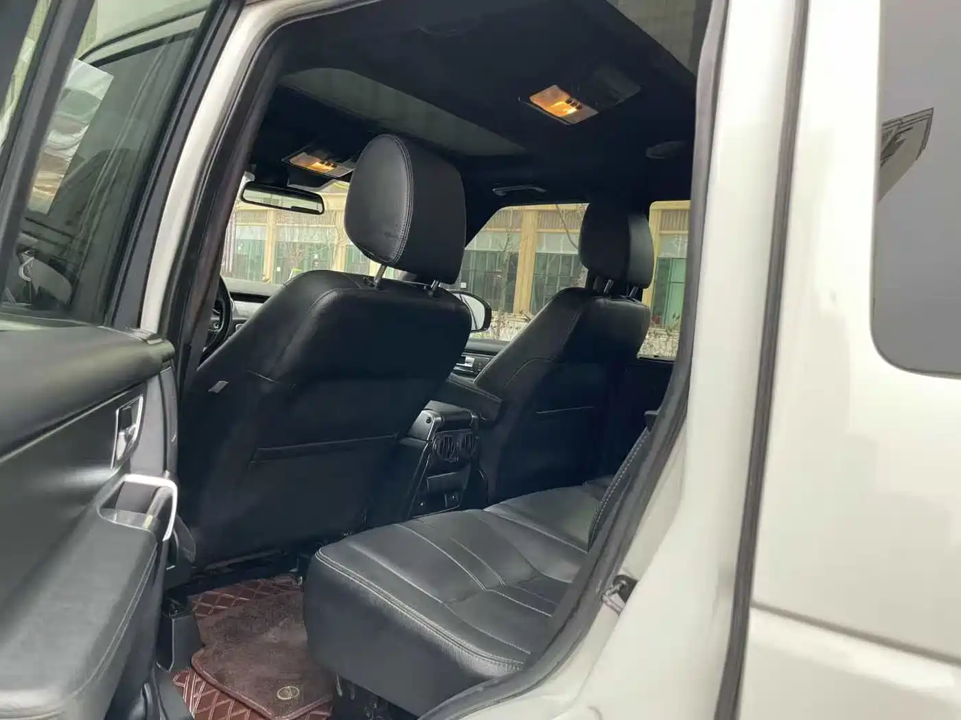 Land Rover Discovery 2015 3.0 SDV6 HSE Diesel фото 6