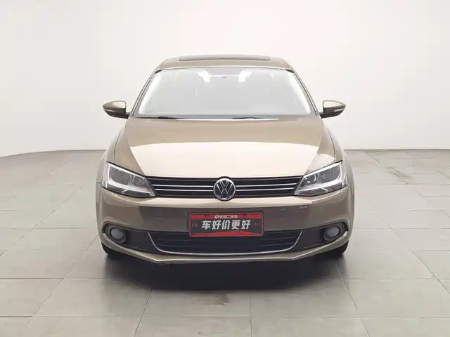 Volkswagen Sagitar 2014 Facelift 1.6L Automatic Comfort — фото 3
