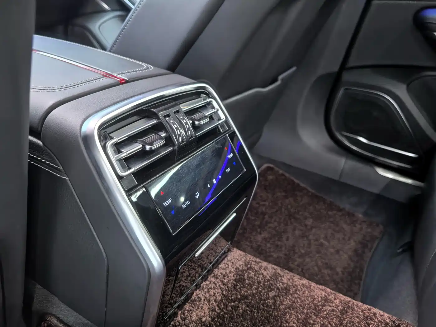 Hongqi H9 2020 2.0T Smart Connection Qi Xiang Edition фото 18