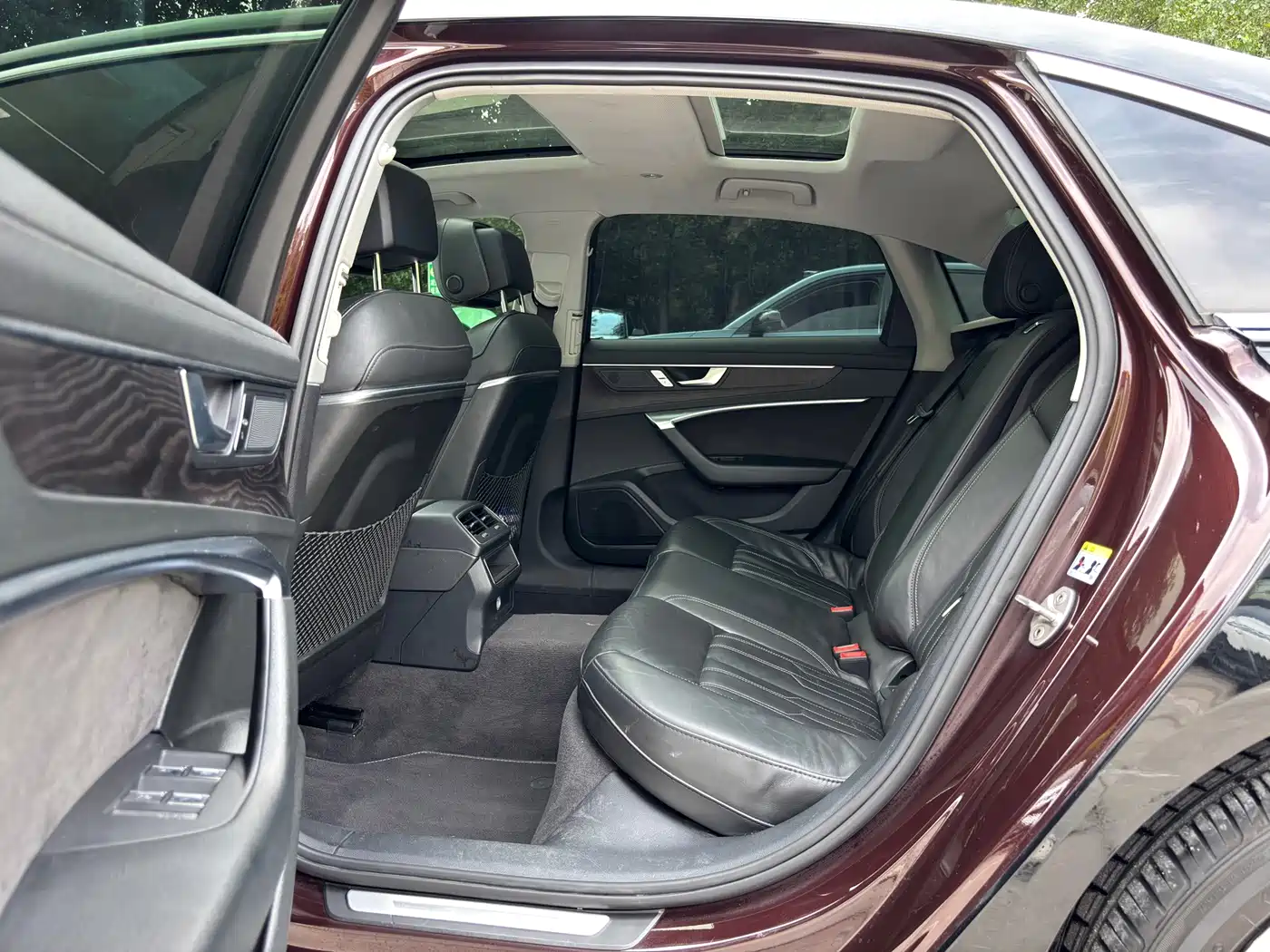Фото 6 - Audi A6L