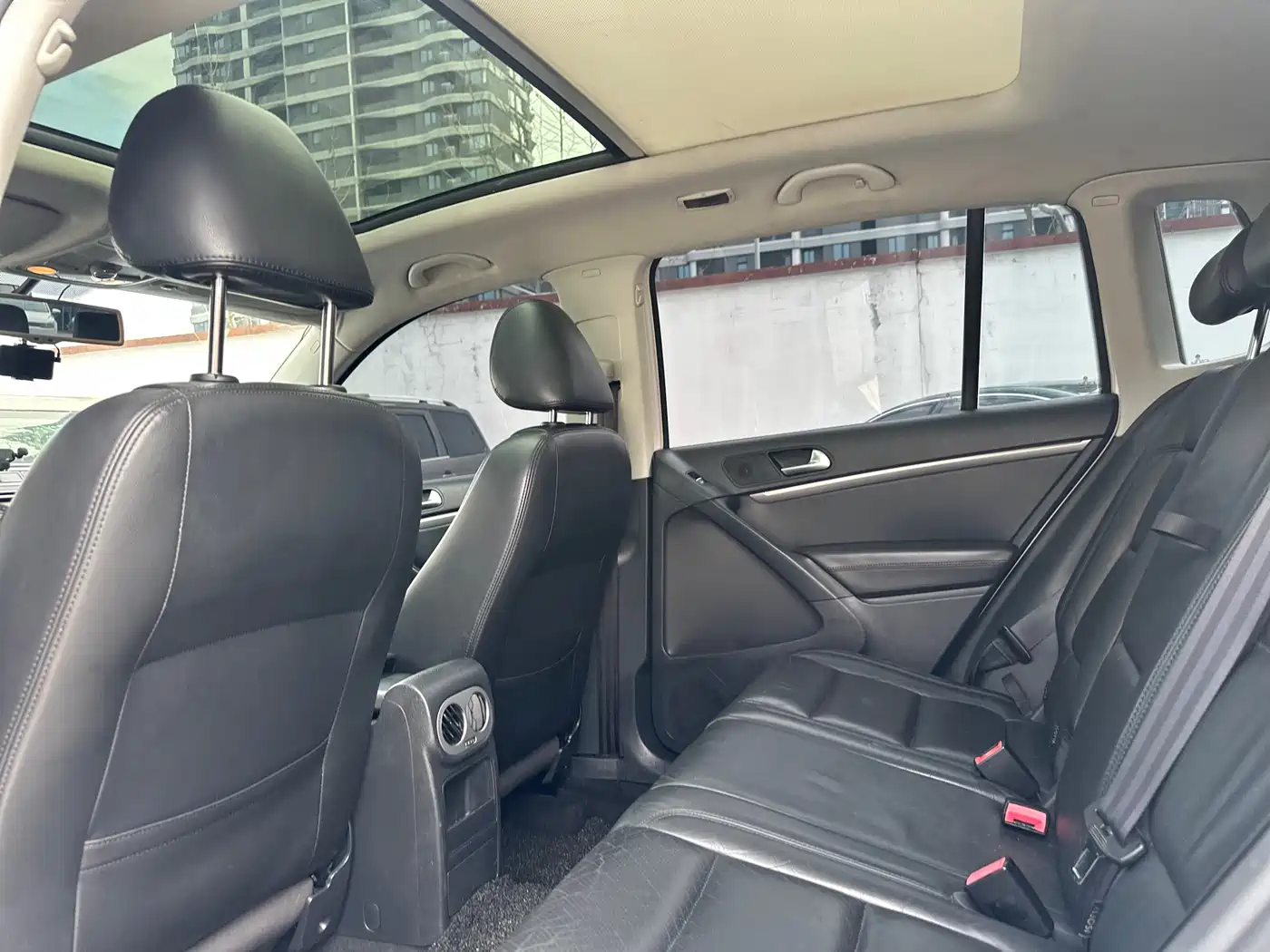 Volkswagen Tiguan 2015 1.8TSI Automatic 2WD Trendline фото 8