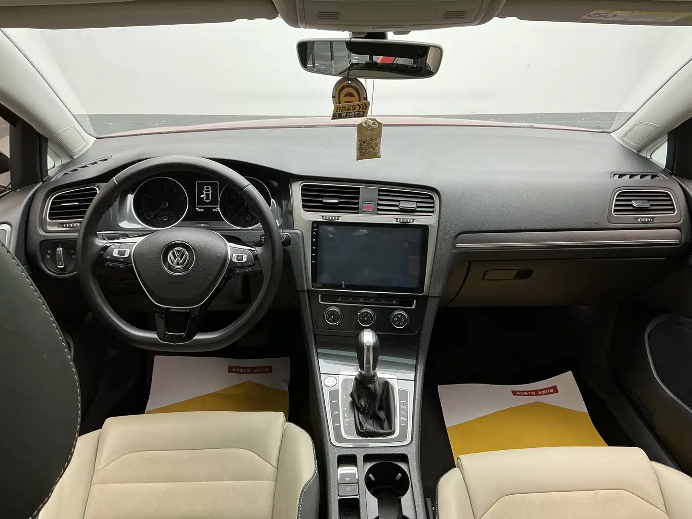 Volkswagen Golf 2017 230TSI Auto Luxury Millionth Anniversary Edition фото 16