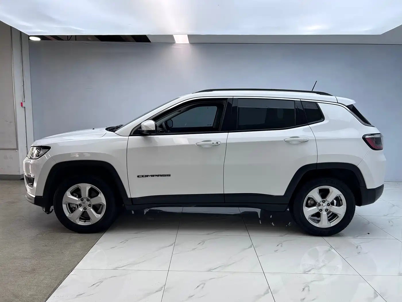 Jeep Compass 2021 2020 220T Automatic Leading Edition